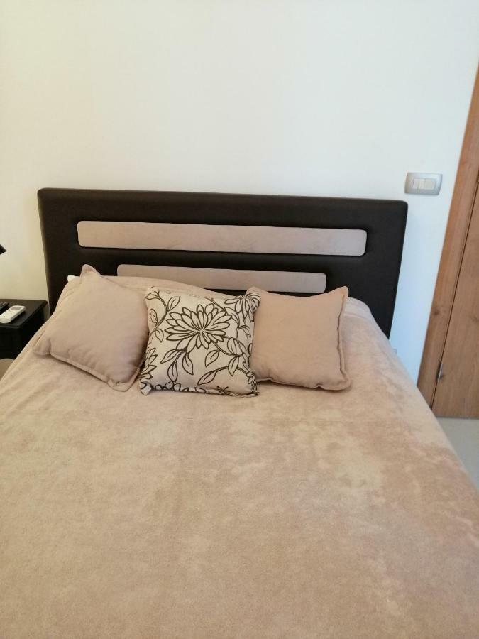 Studio Apartman Irena 2 Bijela Bagian luar foto