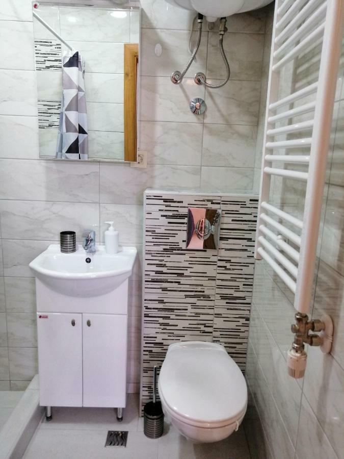 Studio Apartman Irena 2 Bijela Bagian luar foto